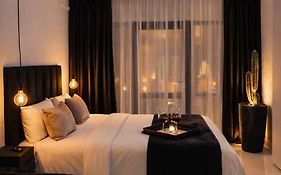 Industrial Chic Apartment 113 - Luxury City Escape, Washing Machine & Fast Wifi